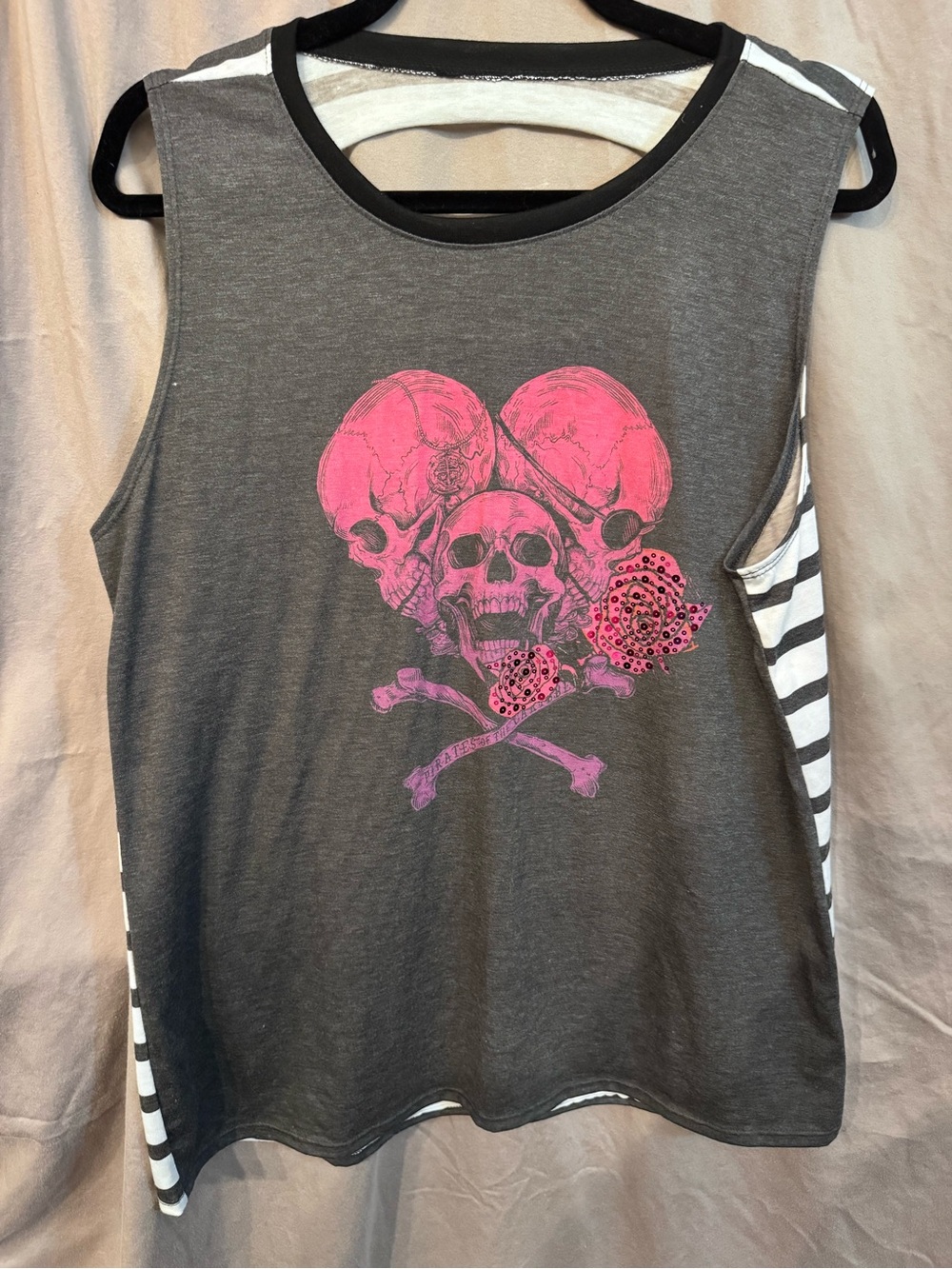 NWT Disney Parks Women’s Graphic Tank Top with Pink  Pirate Skull Design XXL